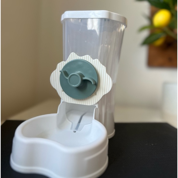 Pets Extra Small Auto Gravity Feeder 1.5 Pound Capacity for Dogs and Cats new - Picture 5 of 6